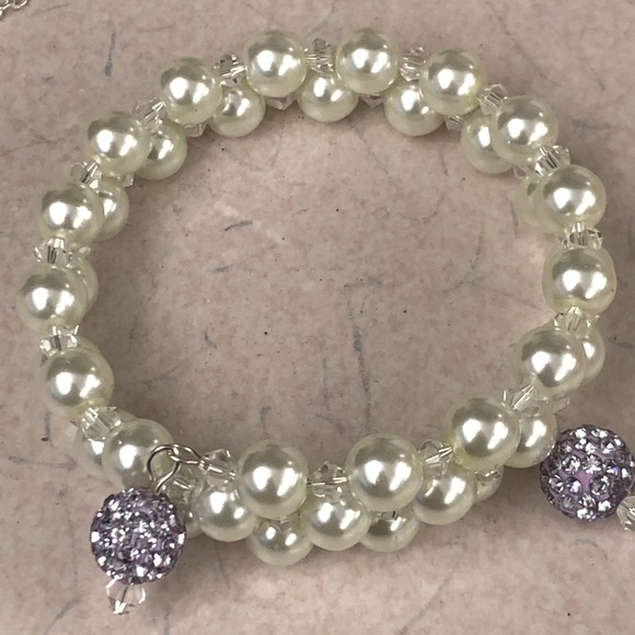 Pearl bracelet with lavender bling - Picture 2 of 2